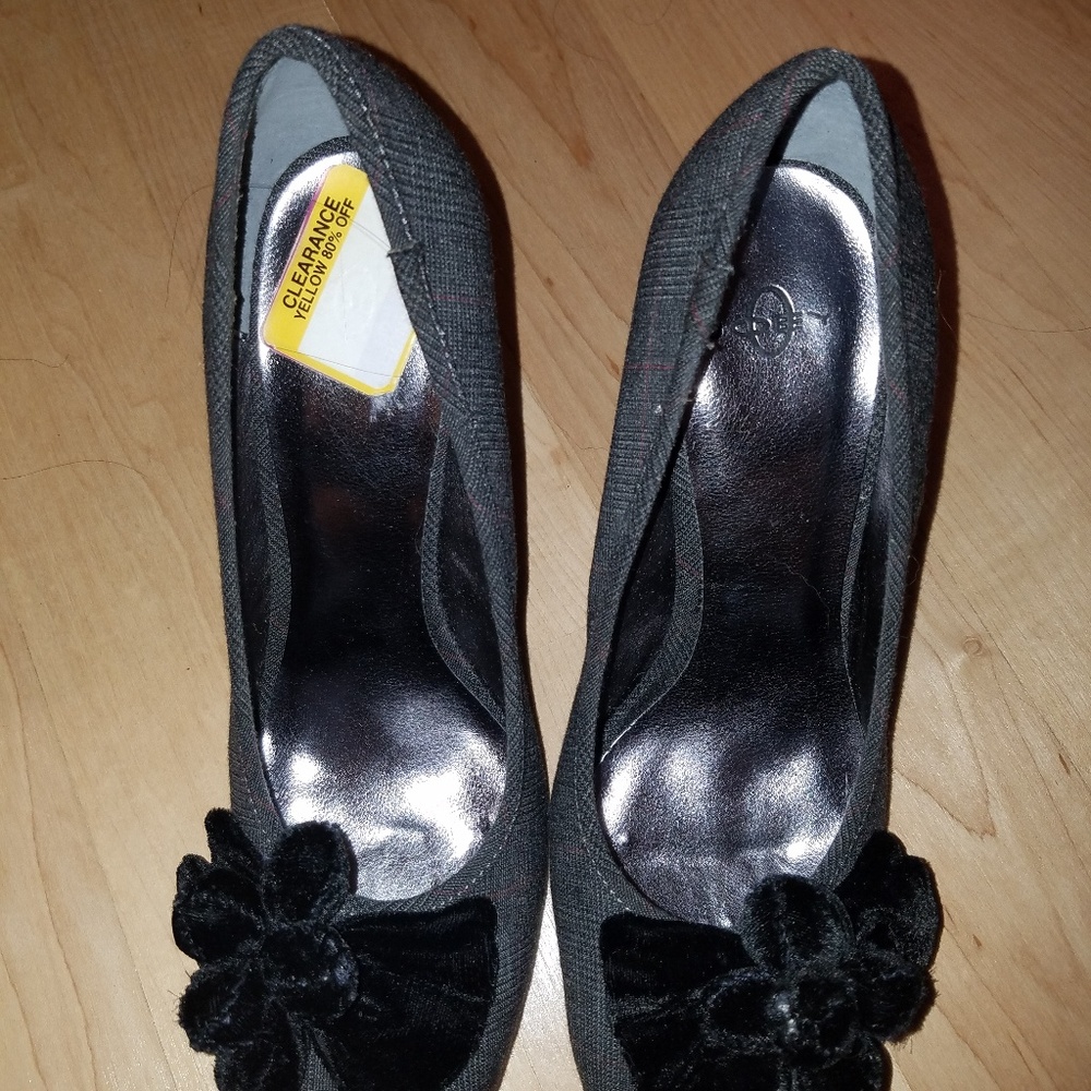 Joey Ogreyy plaid pumps